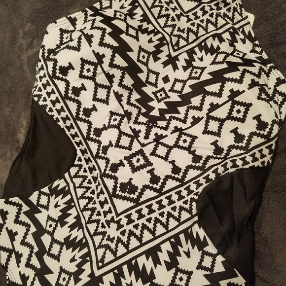 ❣ ONE PIECE BATHING SUIT❣ Aztec print NWT - Picture 3 of 7